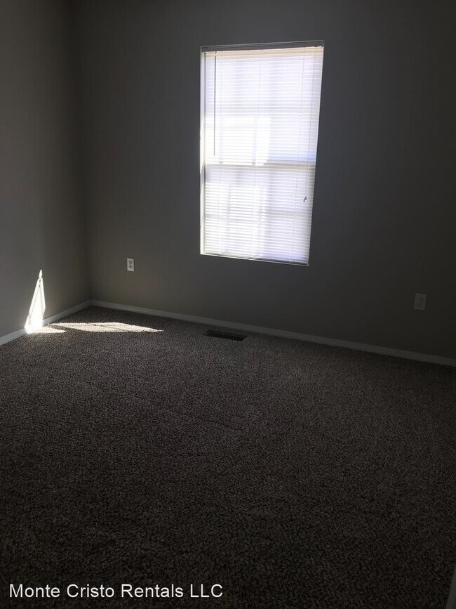 Building Photo - 3 br, 2 bath House - 459 W. Madrid