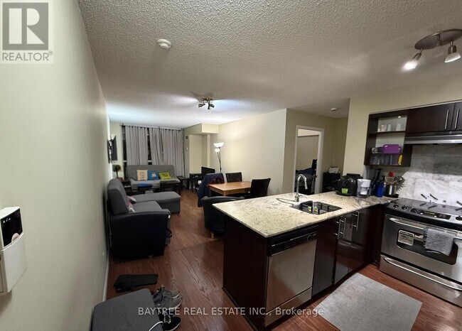 Building Photo - 96 St Patrick St