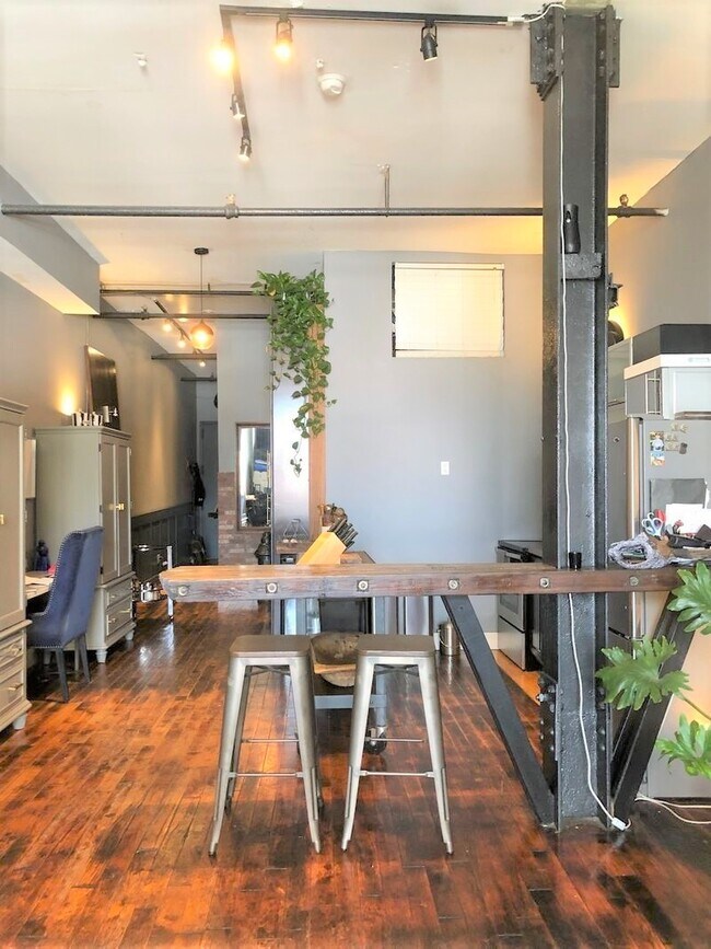 Foto del edificio - 385 Troutman St