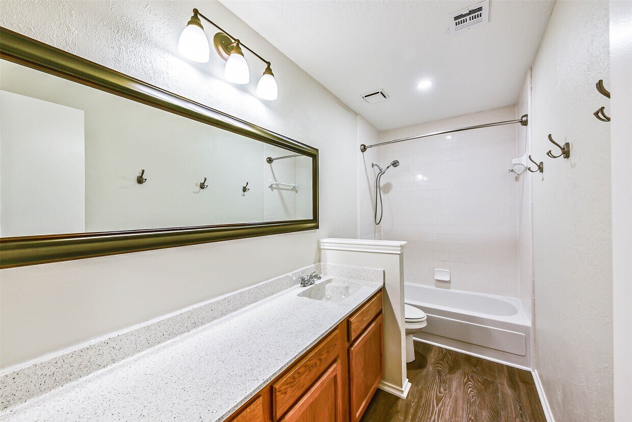 Building Photo - 22630 Round Valley Dr