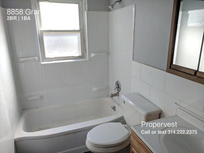 Building Photo - 8858 Granada Pl