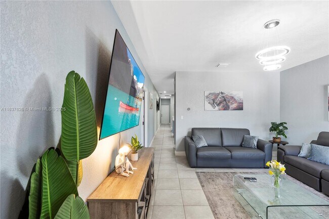 Foto del edificio - 817-819 NW 1st Ave