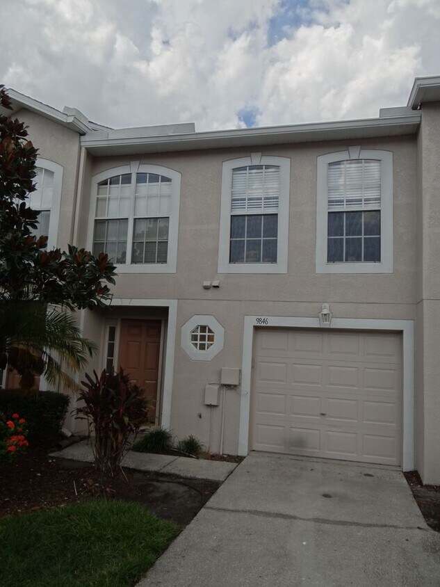 Primary Photo - 3 bed, 2.5 bath townhome - Move in special!!