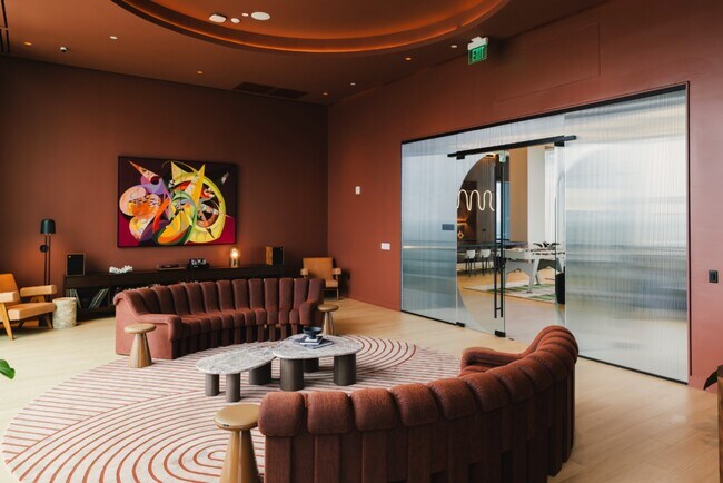 Building Photo - Linea