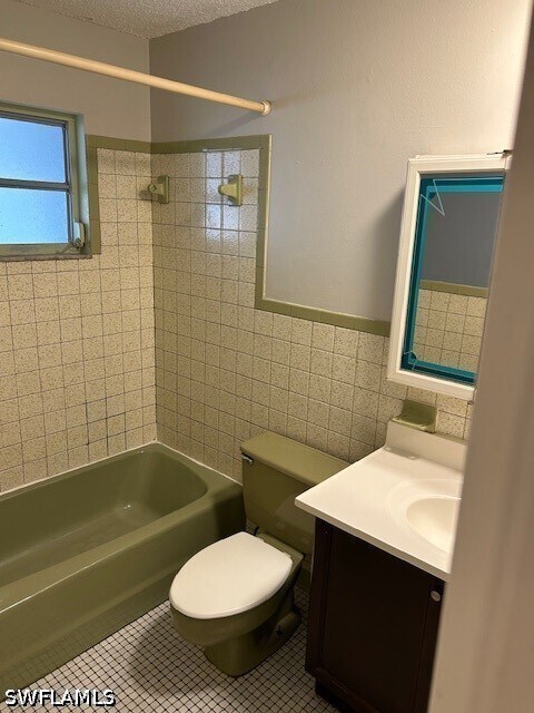 Foto del edificio - 1175 Laurel Dr