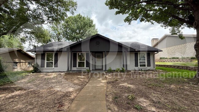 Foto del edificio - 306 Wildbriar Dr