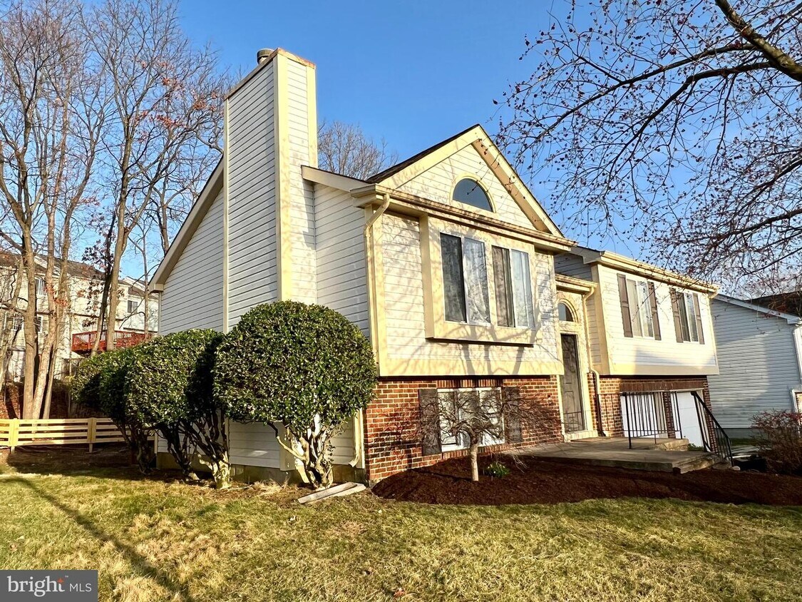 14905 Falconwood Dr, Burtonsville, MD 20866 House Rental in