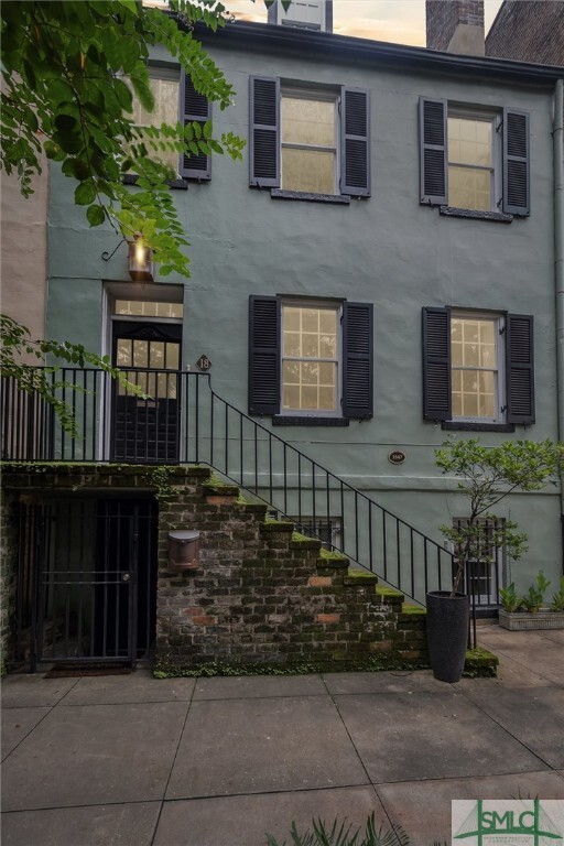 Building Photo - 18 E Jones St