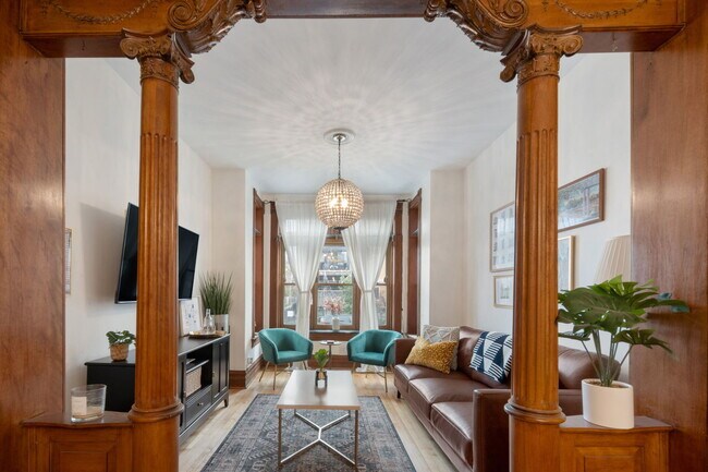 Foto del edificio - 1542 N Campbell Ave