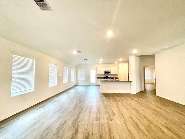 Foto del edificio - 5011 Viridian Forrest Dr