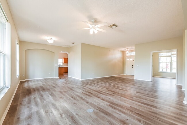 Foto del edificio - 1760 Sparkling Water Cir