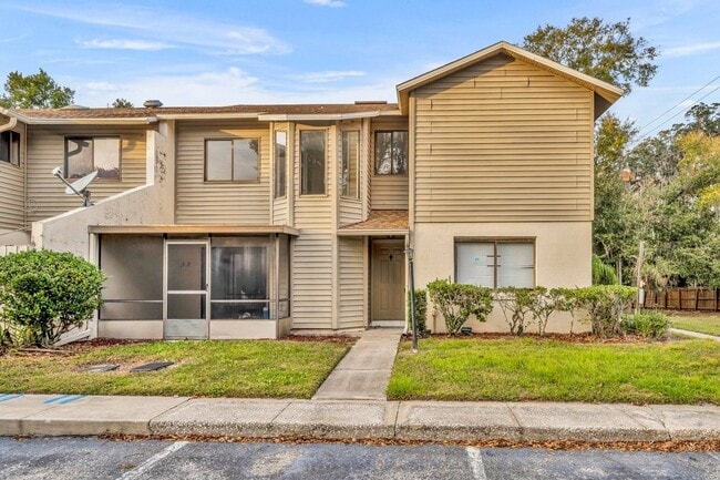 "Spacious 3-Bed, 3-Bath Townhouse with Elegant Hardwood Floors in Ocoee!" - "Spacious 3-Bed, 3-Bath Townhouse with Elegant Hardwood Floors in Ocoee!"