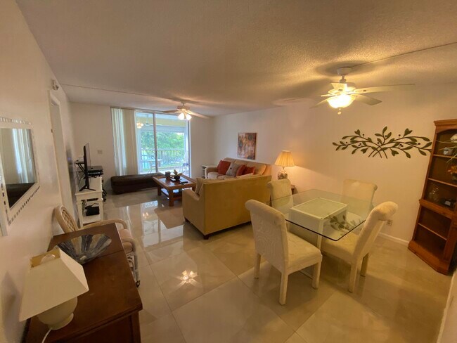 Foto del edificio - 14623 Bonaire Blvd