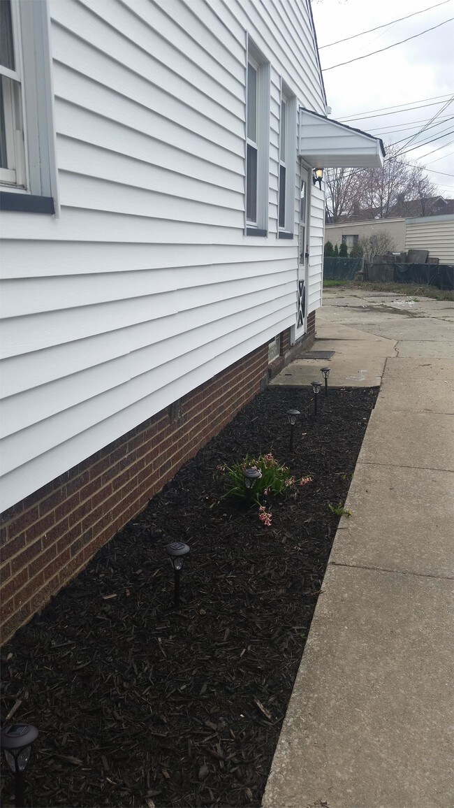 Building Photo - 4277 Brookside Blvd
