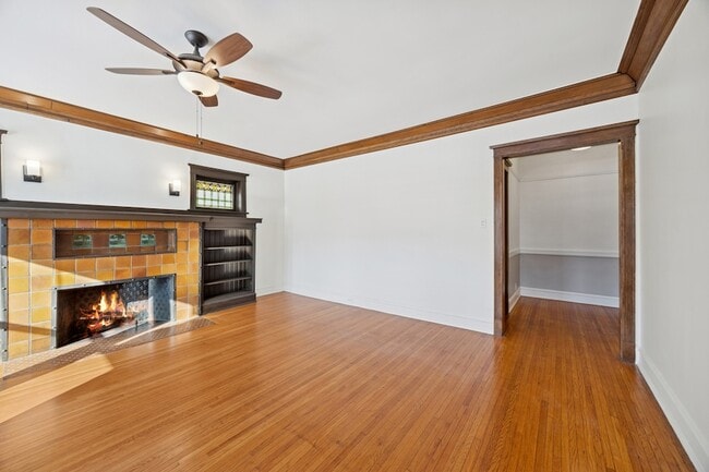 Building Photo - 5904 W Midway Park