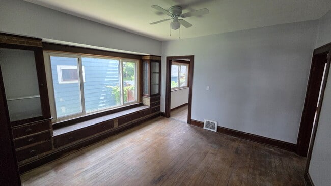 Building Photo - "2-Bedroom Duplex -avail now"