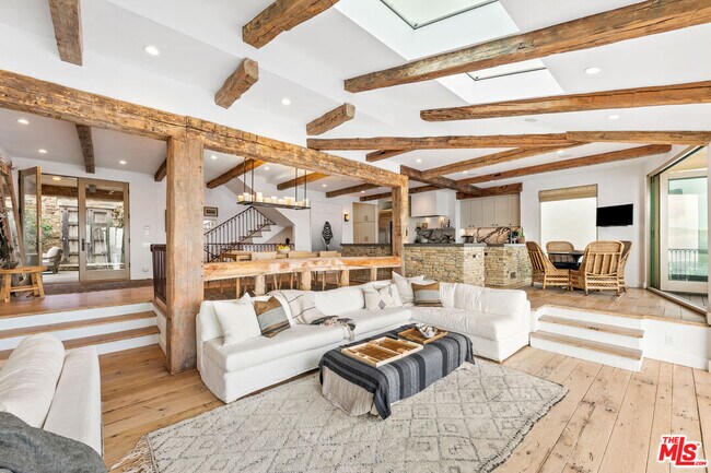 Foto del edificio - 24920 Malibu Rd