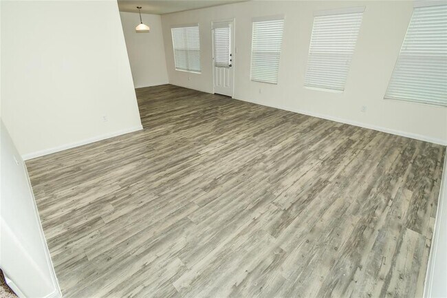 Foto del edificio - 5807 Dawn Terrace Ct