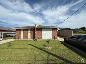 Building Photo - 2925 Daniel Dr