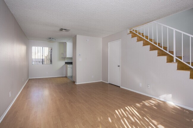 Building Photo - 12653 Oxnard St