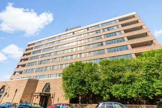 Building Photo - 2800 N Orchard St