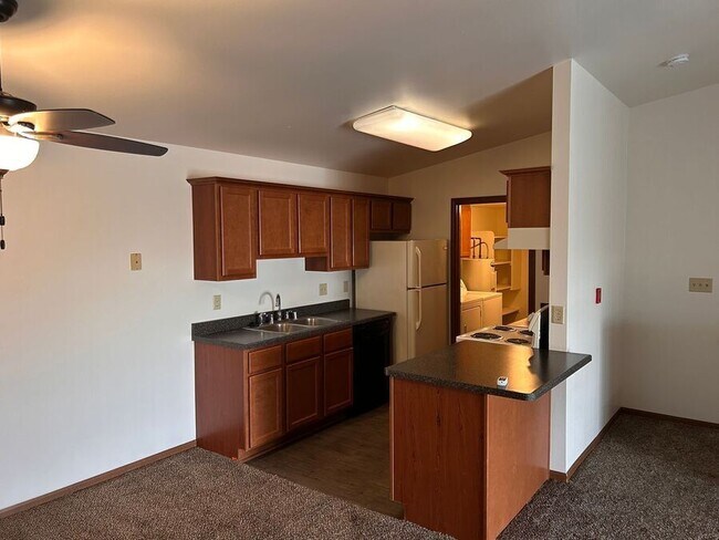 Foto del edificio - 6300 80th Pl