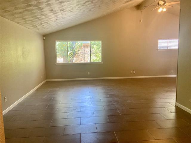 Foto del edificio - 8574 Sweetwood Dr