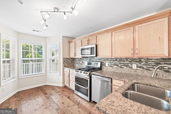 Foto del edificio - 4140 Riverlook Pkwy SE