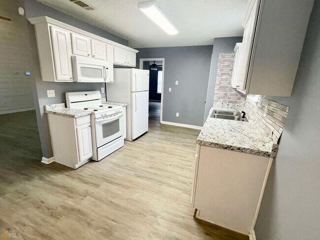 Foto del edificio - 1657 Thorn Ridge Trail