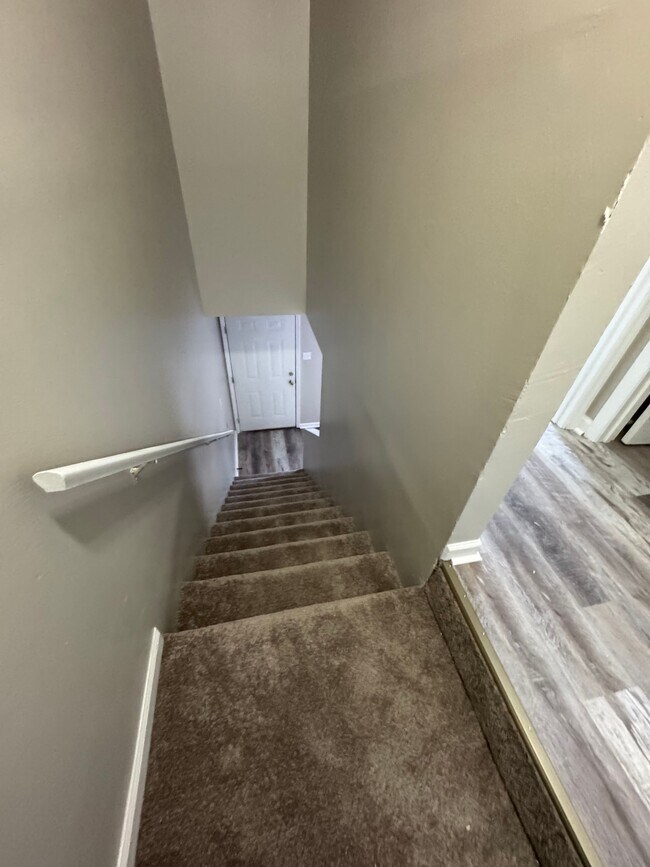 Building Photo - 4206 Delbert Ave