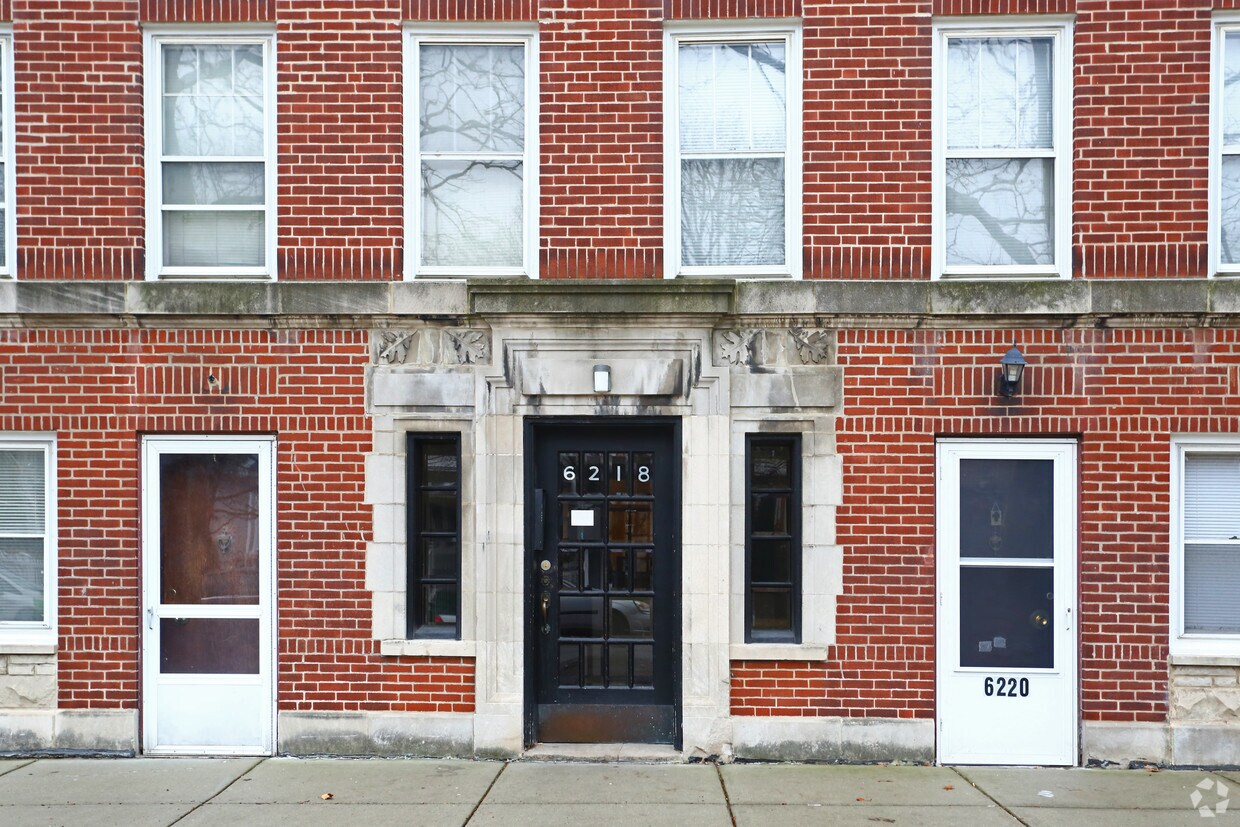 Building Photo - 6218 N Nordica Ave