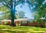 Foto principal - This Beautiful 4 bed 2.5 bath brick ranch ...