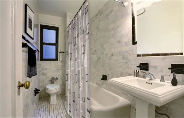 Building Photo - 229 Park Ave S