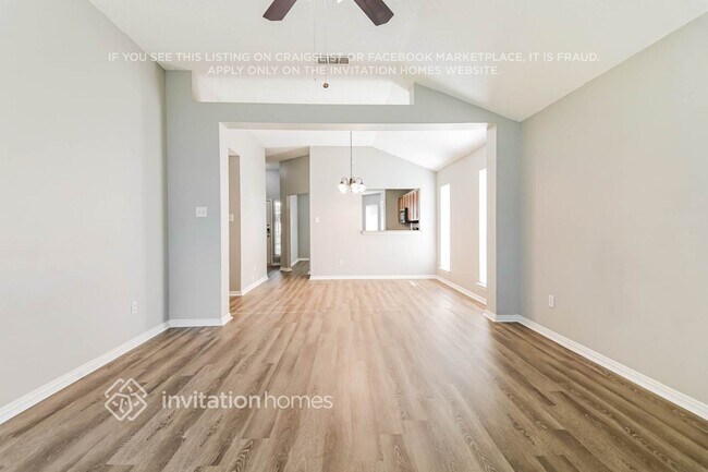 Foto del edificio - 1044 Waterview Dr
