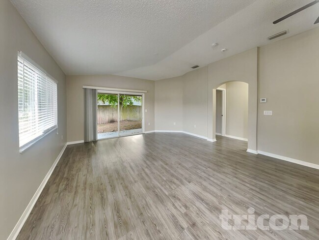 Foto del edificio - 11759 Lynmoor Dr