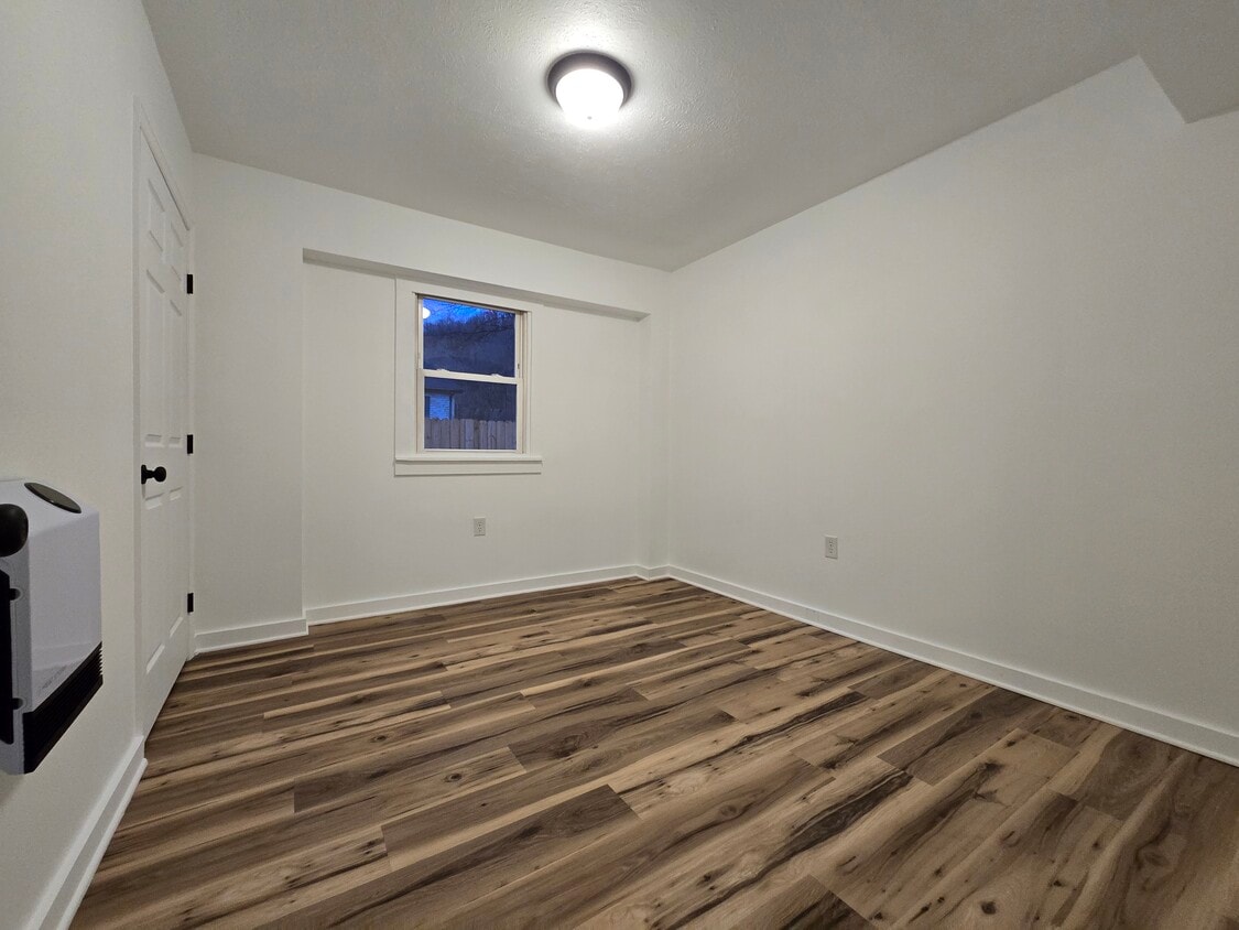 Building Photo - Ground Apt #2