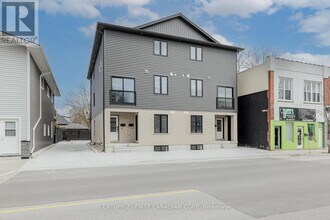 Building Photo - 109-109 Ross St
