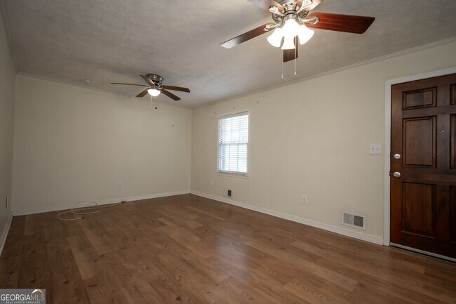 Foto del edificio - 135 McAlpin Dr