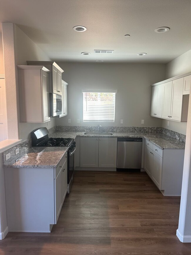 Building Photo - Wood Ranch Apartments 510