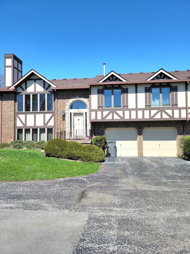 Primary Photo - 17604 Cambridge Pl