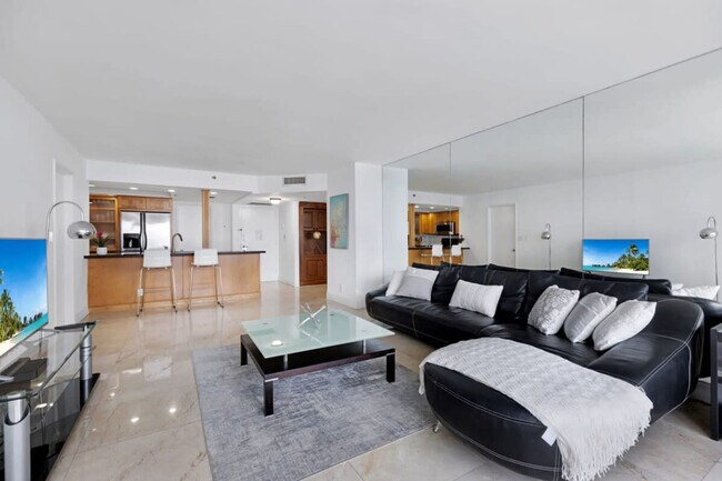 Foto del edificio - 1717 N Bayshore Dr
