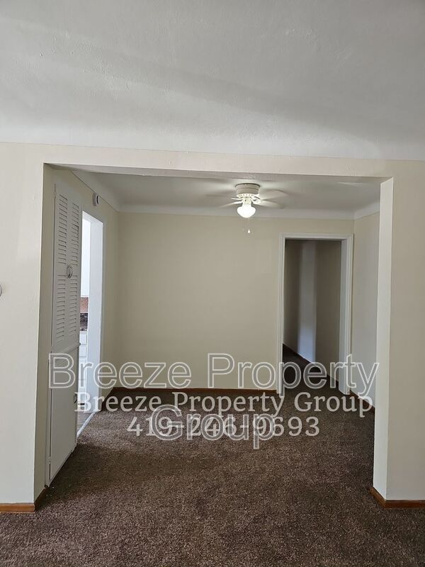 Building Photo - 2445 W Bancroft St