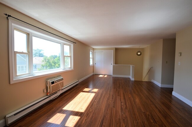 Building Photo - 34 Olcott St