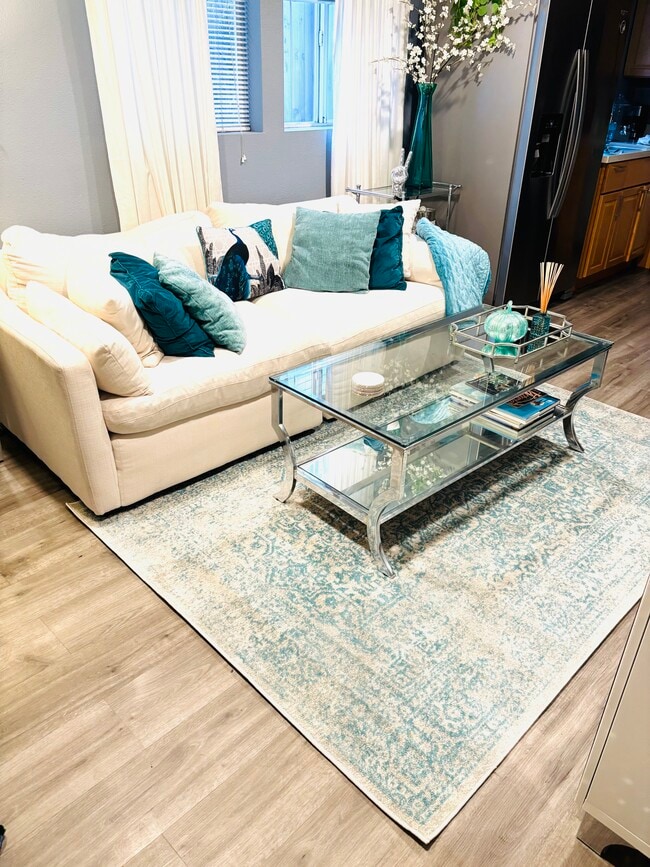 Building Photo - 1013 9th Ave