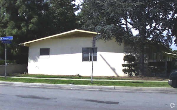 Foto del edificio - 1537 W Palmyra Ave
