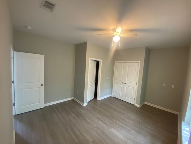 Building Photo - 206 Bonilane Cv. #117