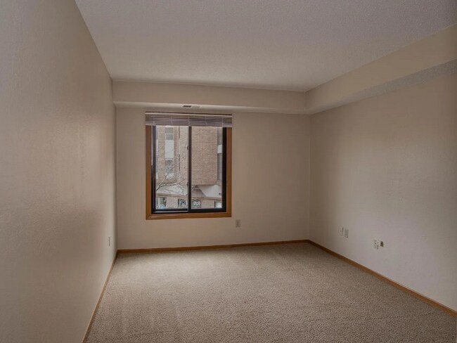 Foto del edificio - 2015 Central Ave NE