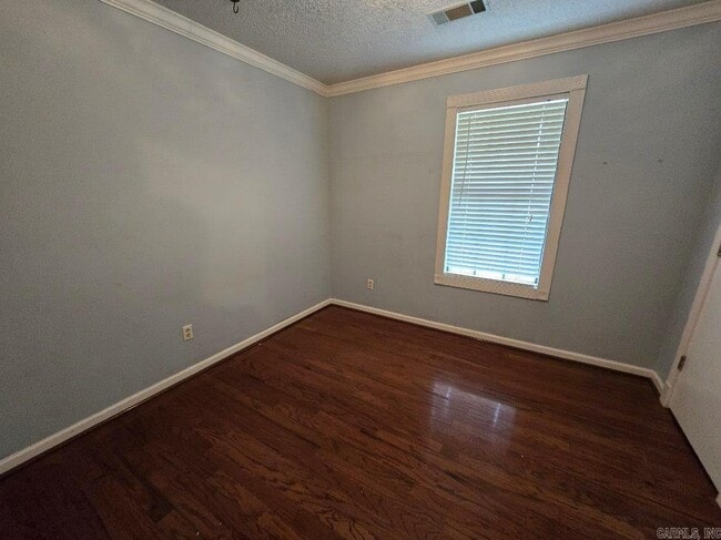 Foto del edificio - 3313 Henson Pl