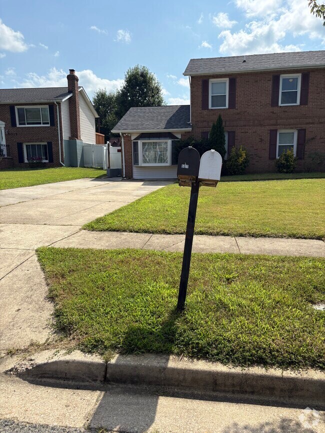 Building Photo - 5017 Rodgers Dr