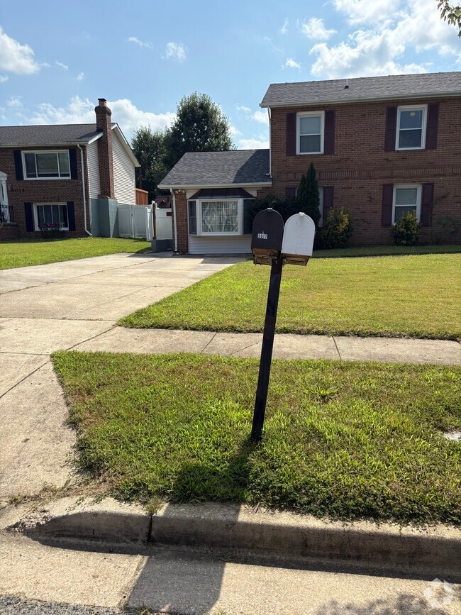 Building Photo - 5017 Rodgers Dr